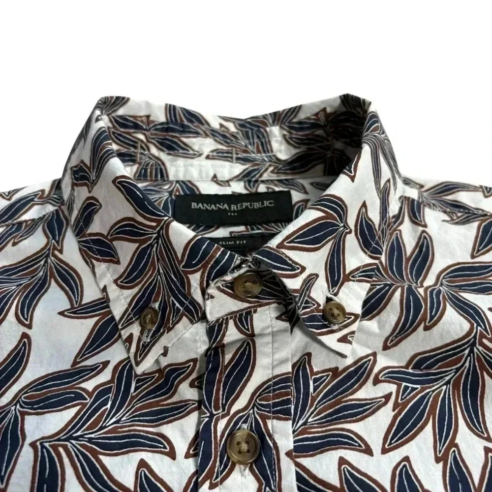 Banana Republic Men’s Button Down Leaf Pattern Slim Fit Shirt (Size M)